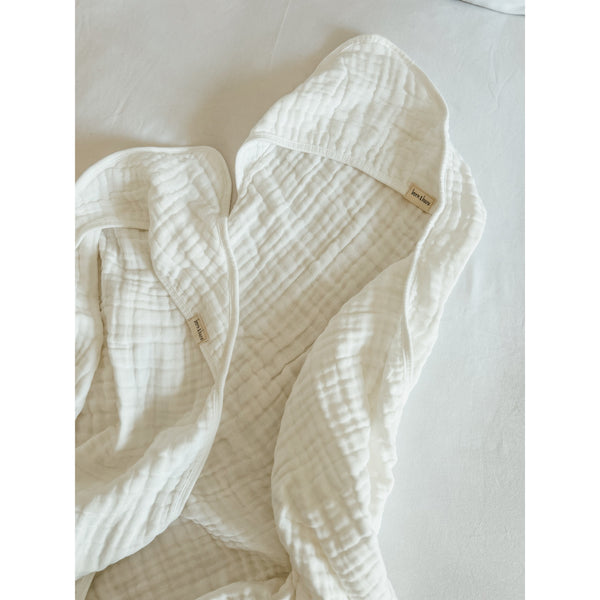 Muslin hooded towel - white